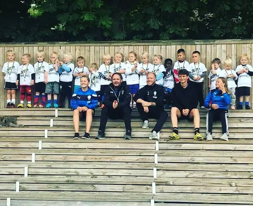 Alla grupperna från 4 år upp till 13 år