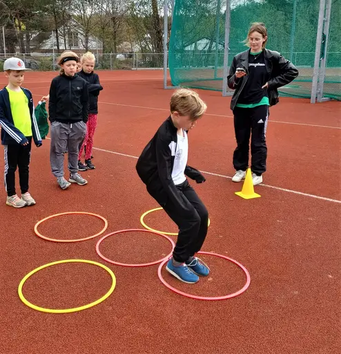 Stationer i Kids Athletic