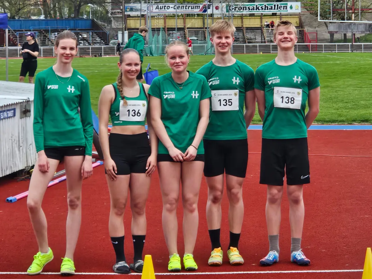 Starka P/F14-gänget: Therese Löwenthal, Julia Lindquist, Kajsa Kubu, Jakob Lindberg och Love Lindberg
