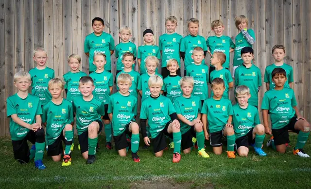 Härligt glada och goda kamrater och fotbollsspelare!