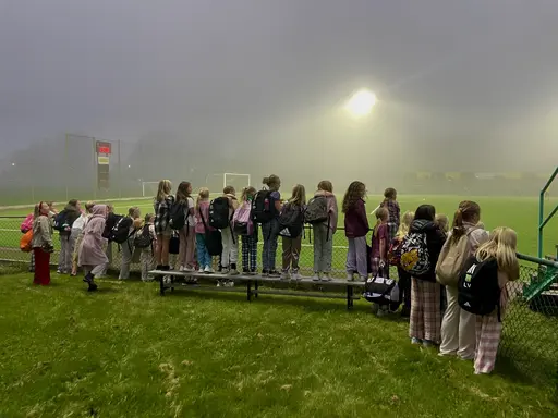 Dans, pyjamas, pizza, bingo, musikquiz och disco!🥳