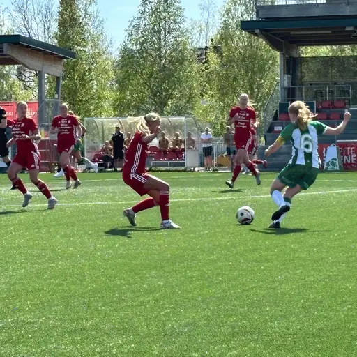 Det blev en hel del försvarsspel vid söndagens match mot Hammarby, men några målchansen i första.