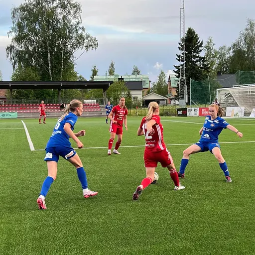 Det var två lag som kämpade hårt om poängen vid måndagens möte mot Sunnanå.