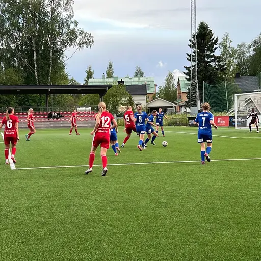 Det var två lag som kämpade hårt om poängen vid måndagens möte mot Sunnanå.