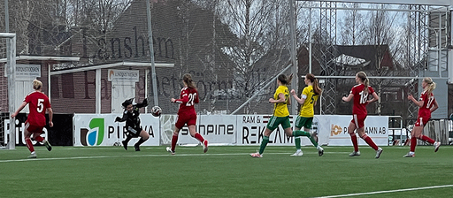 Det var en jämn match där Piteås enda mål var en retur av Minou Boman, efter ett fint skott av Lisen Stenberg.
