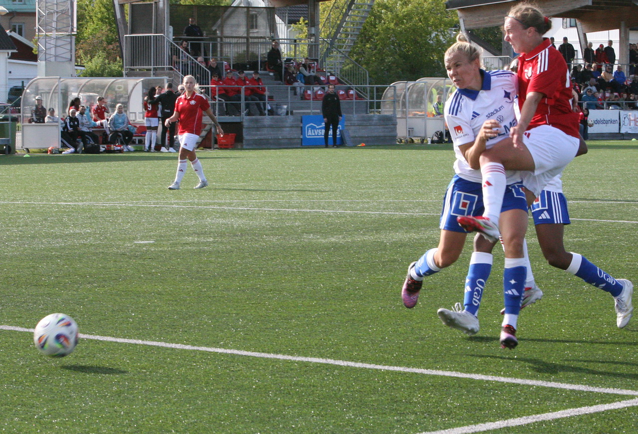 På söndag har Piteå en hemmamatch mot BP som är värd sex poäng. Attackerande Emily Gray gjorde första målet i onsdagens cupmatch mot Sunnanå (arkivbild).
