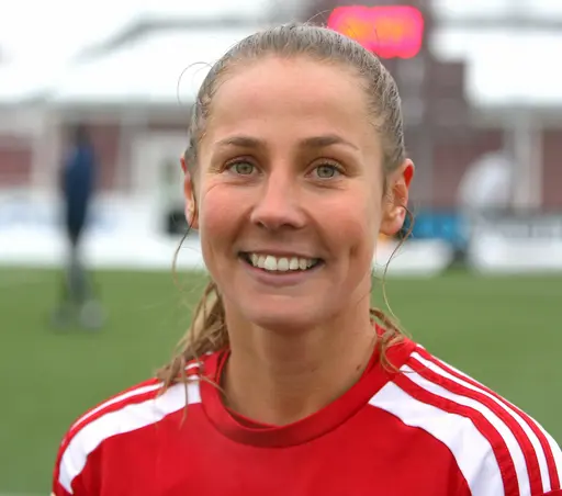 Det var härligt väder i Piteå If Damers utepremiär i segermatchen mot Sunnanå. Se bildtexter nedan.