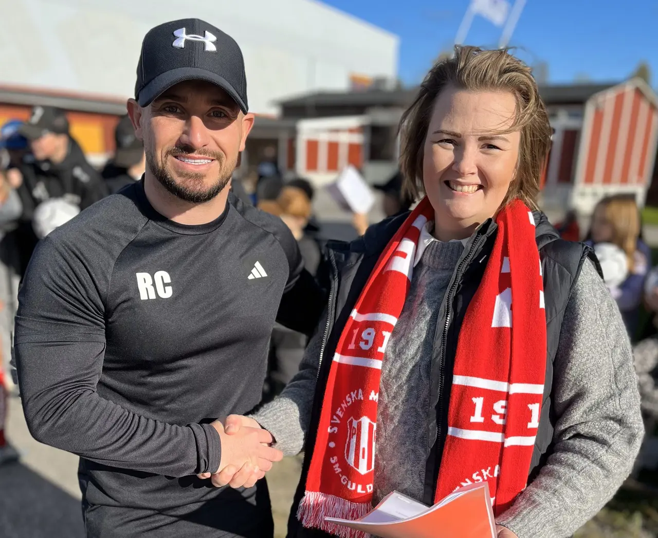 Rob och Jennie bekräftar avtalet