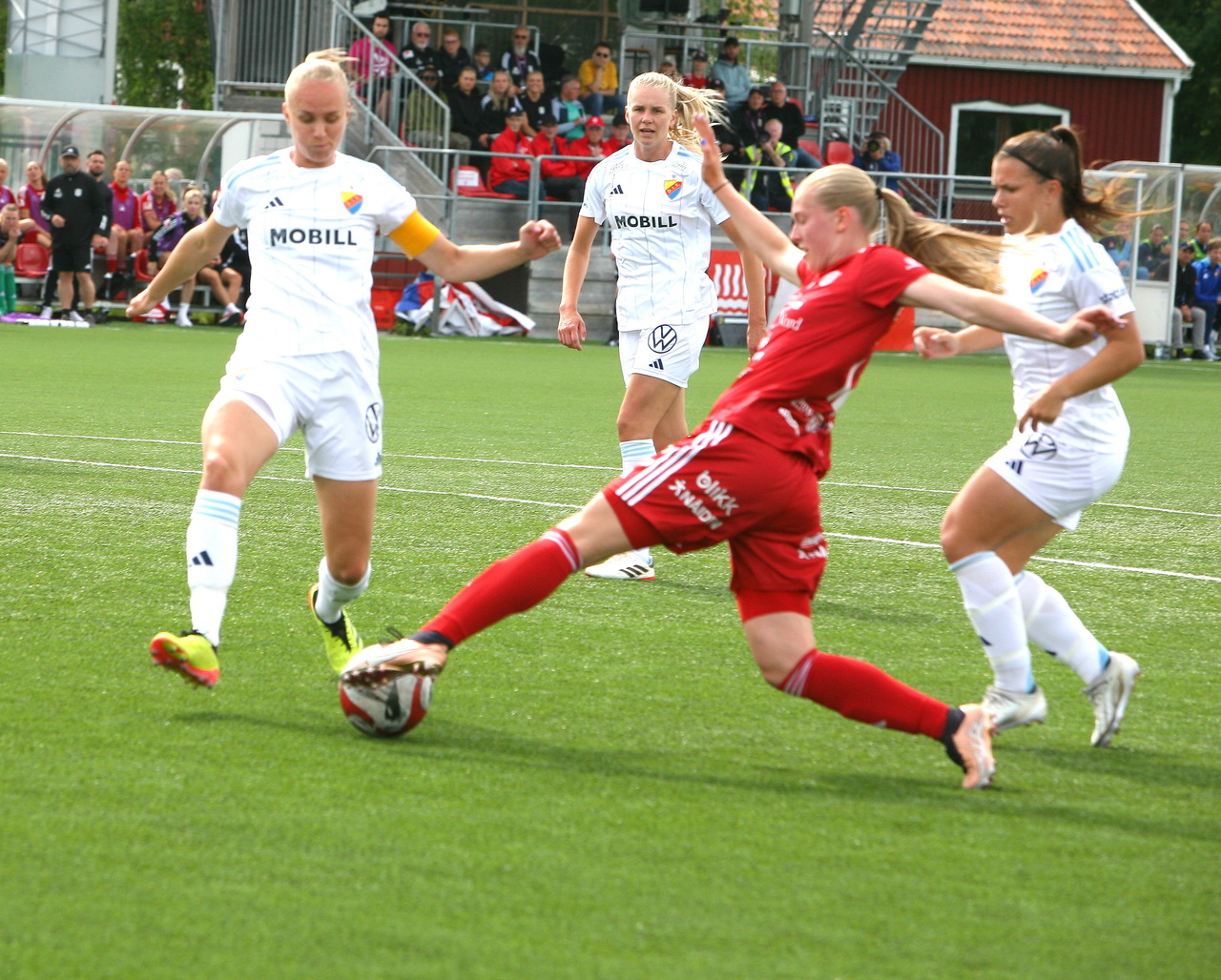 Saga Swedman svarade för matchens karamell med Piteås ledningsmål i samarbete med Emma Wiklund. (arkivbild)
