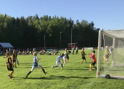 Giffcupen tog hårt på B-planen i år, så hemmapremiären spelades på A-planen, vilket gick fint.