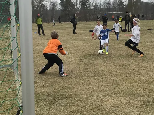 Full fart på Sandbacken cup. Första matcherna tillsammans med IFK-grabbarna.