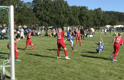 Nabben cup 2018. På fm jämna matcher mot två Skövde AIK-lag i strålande sol. På em tuffare motstånd mot Skultorp och Mullsjö i molnigt väder med lite regn på slutet. Glada miner som vanligt ändå!