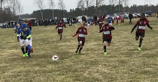 Full fart på Sandbacken cup. Första matcherna tillsammans med IFK-grabbarna.