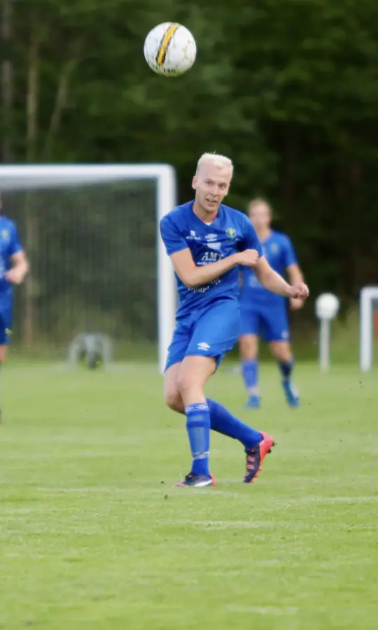 Oskar Börjesson gjorde ESK:s mål på straff i matchen mot Grolanda/Floby.