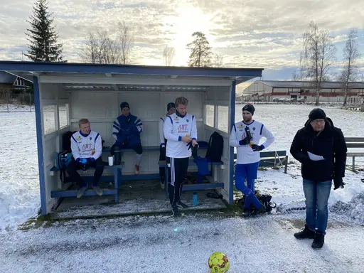 28 spelare deltog vid årets första internmatch.