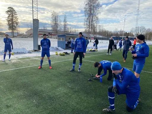 28 spelare deltog vid årets första internmatch.