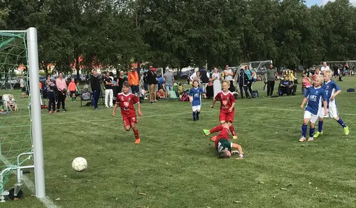 Nabben cup 2018. På fm jämna matcher mot två Skövde AIK-lag i strålande sol. På em tuffare motstånd mot Skultorp och Mullsjö i molnigt väder med lite regn på slutet. Glada miner som vanligt ändå!