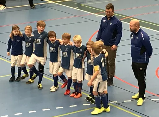 08/09-gänget förstärkta med Simon Ö o Rasmus J. öste på i Arenan i Skövde.