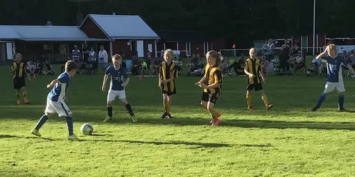 Giffcupen tog hårt på B-planen i år, så hemmapremiären spelades på A-planen, vilket gick fint.