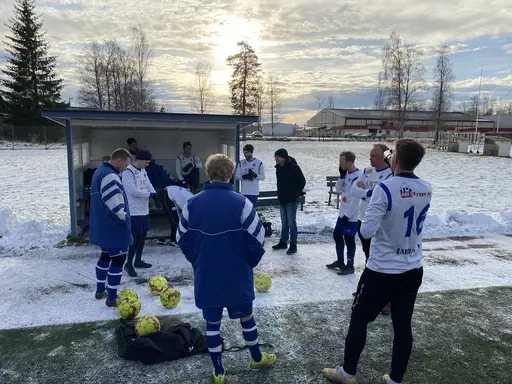 28 spelare deltog vid årets första internmatch.