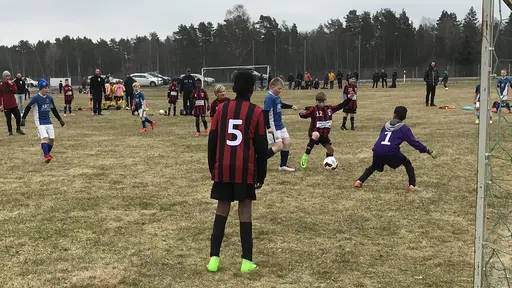 Full fart på Sandbacken cup. Första matcherna tillsammans med IFK-grabbarna.