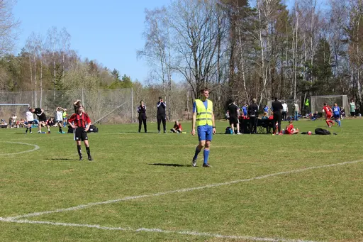 Rickar Andersson och Claes Rydholm nöjda grillare i vårsolen, vid Giffcupen dag 1.