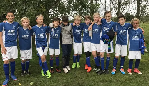 Glada grabbar efter en tuff drabbning! Mohammed, Lukas, Dag, Mourad, Ibrahim, Simon Ö, Filip, Anton, Oscar, Baraa, Rasmus K.