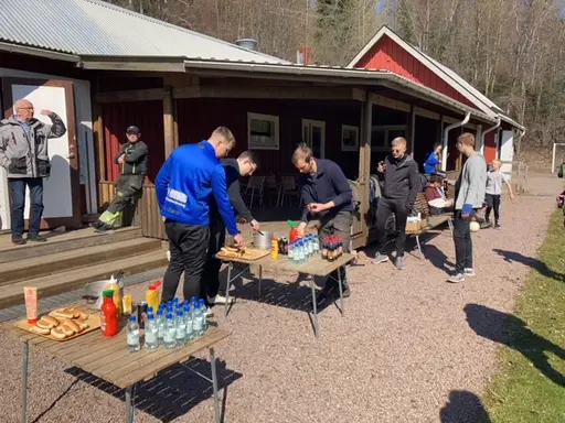 Glada miner när 108 körvar försvann på ett nafs Löwing och Ljungergård 2 av många hugriga.