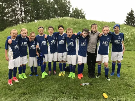 Blöta men glada grabbar i Kvänum!