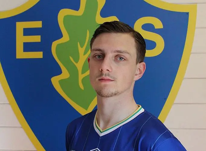 Eric Blom satte segermålet till 2-1 i matchens sista minut. Ekedalen har därmed inlett årets seriespel med två raka segrar.