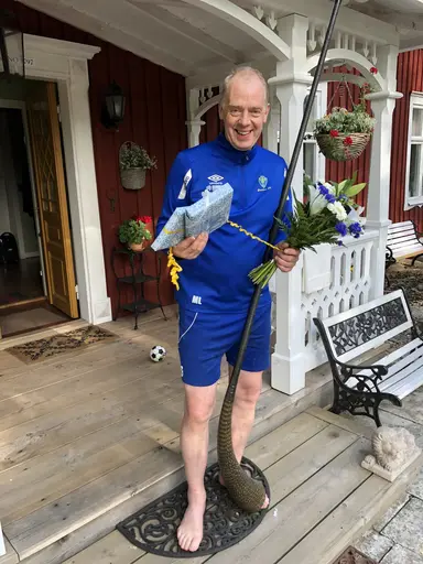 Styrelsen uppvaktar Mats på 60-års dagen🎉🎉