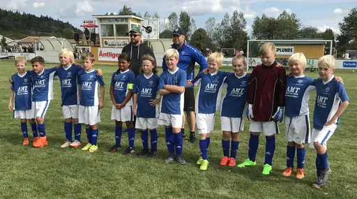 Nabben cup 2018. På fm jämna matcher mot två Skövde AIK-lag i strålande sol. På em tuffare motstånd mot Skultorp och Mullsjö i molnigt väder med lite regn på slutet. Glada miner som vanligt ändå!