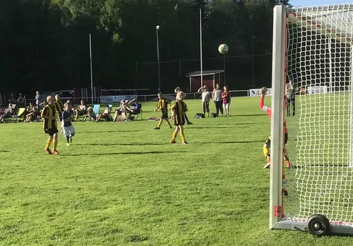 Giffcupen tog hårt på B-planen i år, så hemmapremiären spelades på A-planen, vilket gick fint.