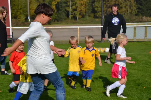 Fantastisk ungdomsavslutning på en härlig Idrottspark!