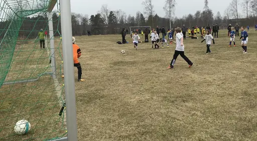 Full fart på Sandbacken cup. Första matcherna tillsammans med IFK-grabbarna.
