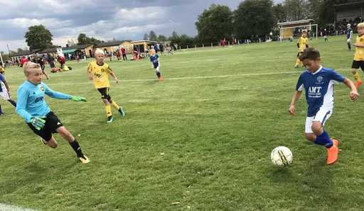 Nabben cup 2018. På fm jämna matcher mot två Skövde AIK-lag i strålande sol. På em tuffare motstånd mot Skultorp och Mullsjö i molnigt väder med lite regn på slutet. Glada miner som vanligt ändå!