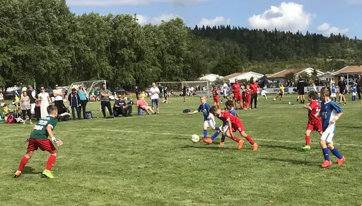 Nabben cup 2018. På fm jämna matcher mot två Skövde AIK-lag i strålande sol. På em tuffare motstånd mot Skultorp och Mullsjö i molnigt väder med lite regn på slutet. Glada miner som vanligt ändå!