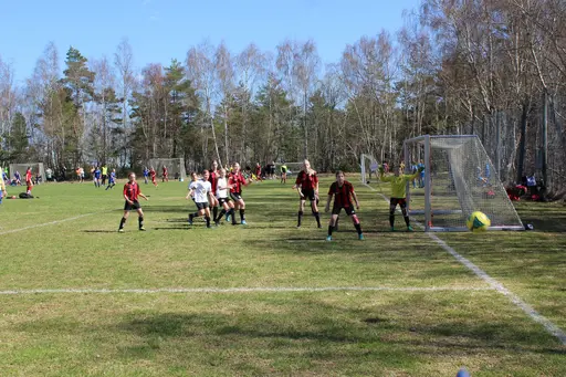 Rickar Andersson och Claes Rydholm nöjda grillare i vårsolen, vid Giffcupen dag 1.