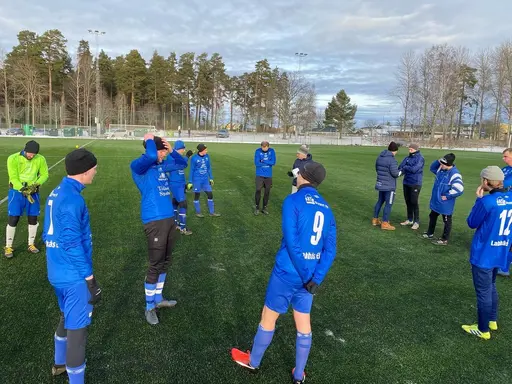 28 spelare deltog vid årets första internmatch.