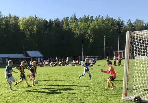 Giffcupen tog hårt på B-planen i år, så hemmapremiären spelades på A-planen, vilket gick fint.