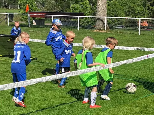 Ett härligt arrangemang på IP, med flera lag som premiärspelade med Sarg.