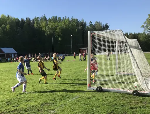 Giffcupen tog hårt på B-planen i år, så hemmapremiären spelades på A-planen, vilket gick fint.