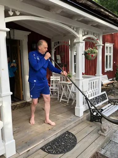 Styrelsen uppvaktar Mats på 60-års dagen🎉🎉