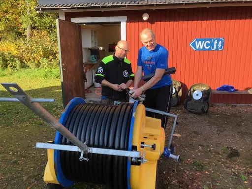 Unga som gamla medlemmar slöt upp denna soliga och ovanligt varma oktobermorgon för att iordningställa Idrottsparken efter ännu en avslutat säsong.