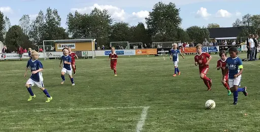 Nabben cup 2018. På fm jämna matcher mot två Skövde AIK-lag i strålande sol. På em tuffare motstånd mot Skultorp och Mullsjö i molnigt väder med lite regn på slutet. Glada miner som vanligt ändå!
