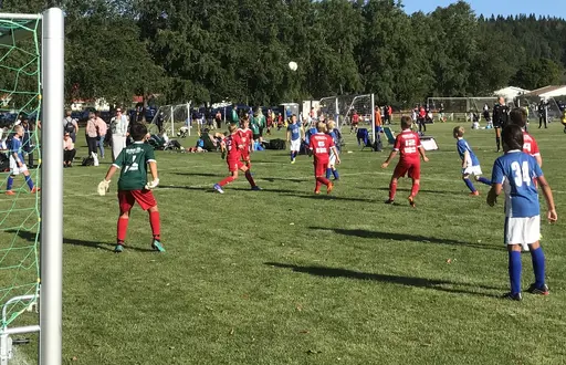 Nabben cup 2018. På fm jämna matcher mot två Skövde AIK-lag i strålande sol. På em tuffare motstånd mot Skultorp och Mullsjö i molnigt väder med lite regn på slutet. Glada miner som vanligt ändå!