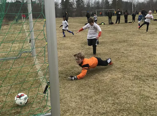Full fart på Sandbacken cup. Första matcherna tillsammans med IFK-grabbarna.