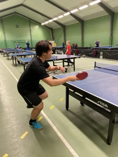 Bild: Lokalen, fantastiska och engagerade deltagare och ledare i Björkhallen den 14-15 juni 2024. Foto: Victor Karlsson/VIF Bordtennis 