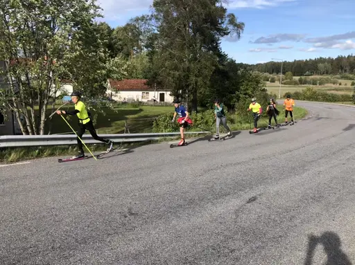 Fysövningar och rullskidor 