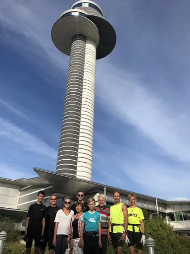 Tur & retur ca 40 km. Även familjemedlemmar följde med på cyklar.